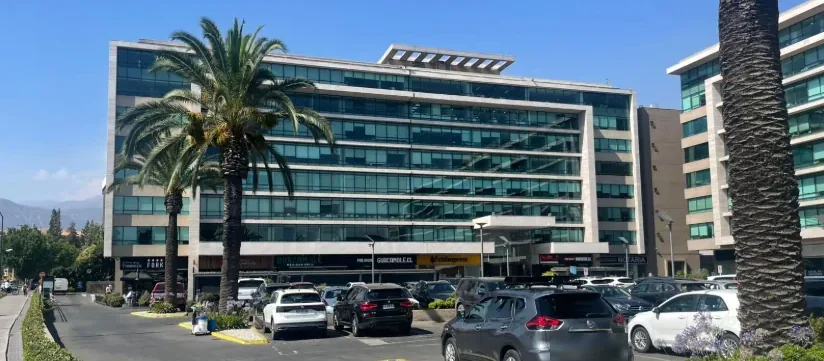 Sede del Centro de Estudios Patricio Guzman en Avenida La Dehesa, Lo Barnechea.
